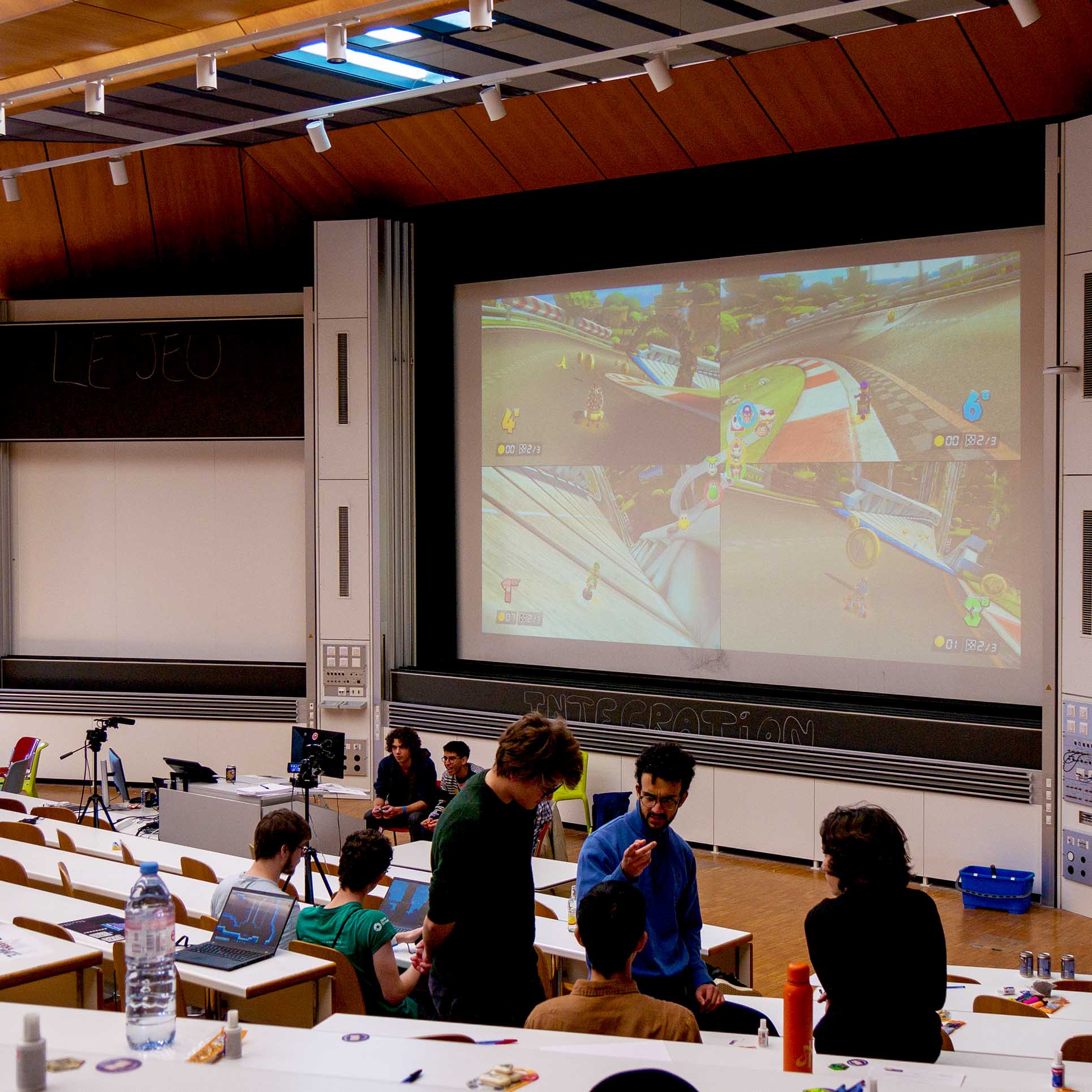 Pause correction des copies + jeu vidéo pour les participants